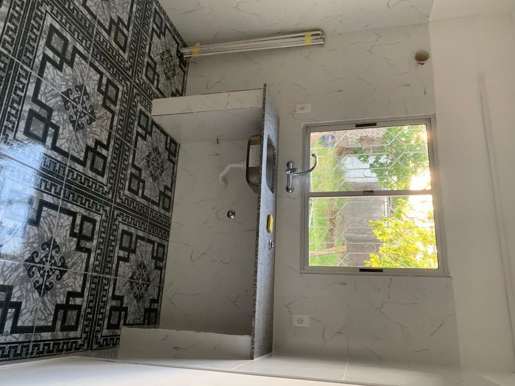 Apartamento recién remodelado con entrada auto