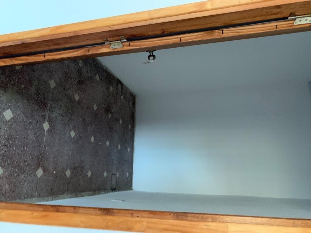Apartamento recién remodelado con entrada auto