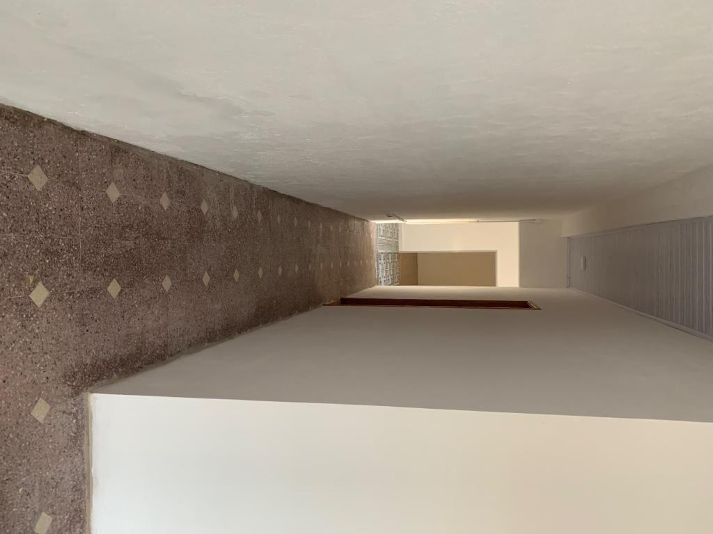 Apartamento recién remodelado con entrada auto