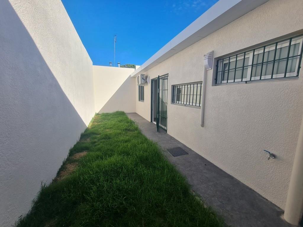 Alquiler APTO de 1 dorm ESTRENAR, patio . PUERTO BUCEO