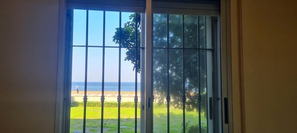 Venta de terreno frente al mar en Rambla  O Higgins Malvín