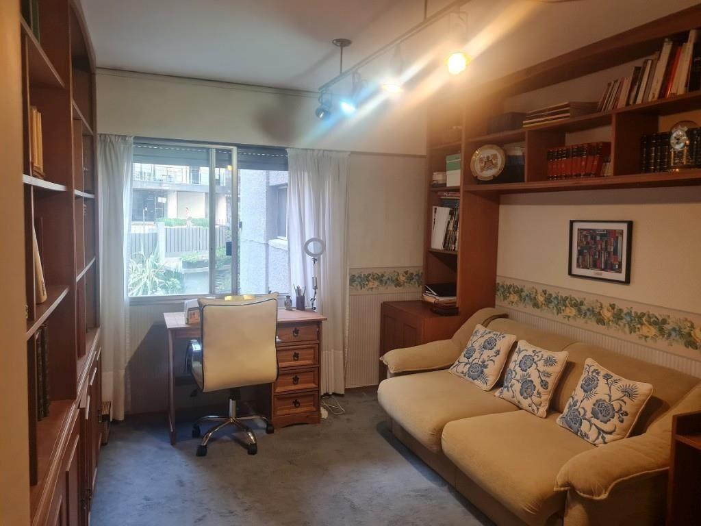 Apartamento frente al mar, liv ,estar garage, Punta Carretas
