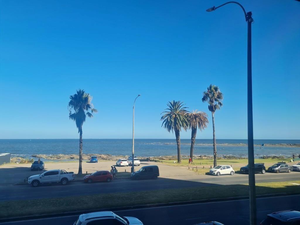 Apartamento frente al mar, liv ,estar garage, Punta Carretas