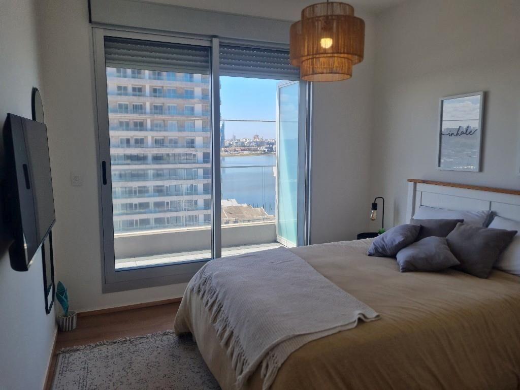 Apto  de 3 dorm, 2 baños, liv  gran tza, garage Bella Vista