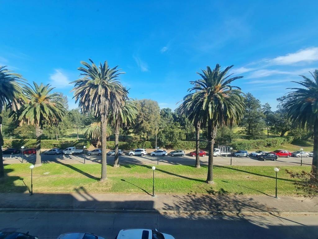 venta apto 2 dorm, 3 b, coc, liv tza, garage AMUEBLADO, GOLF