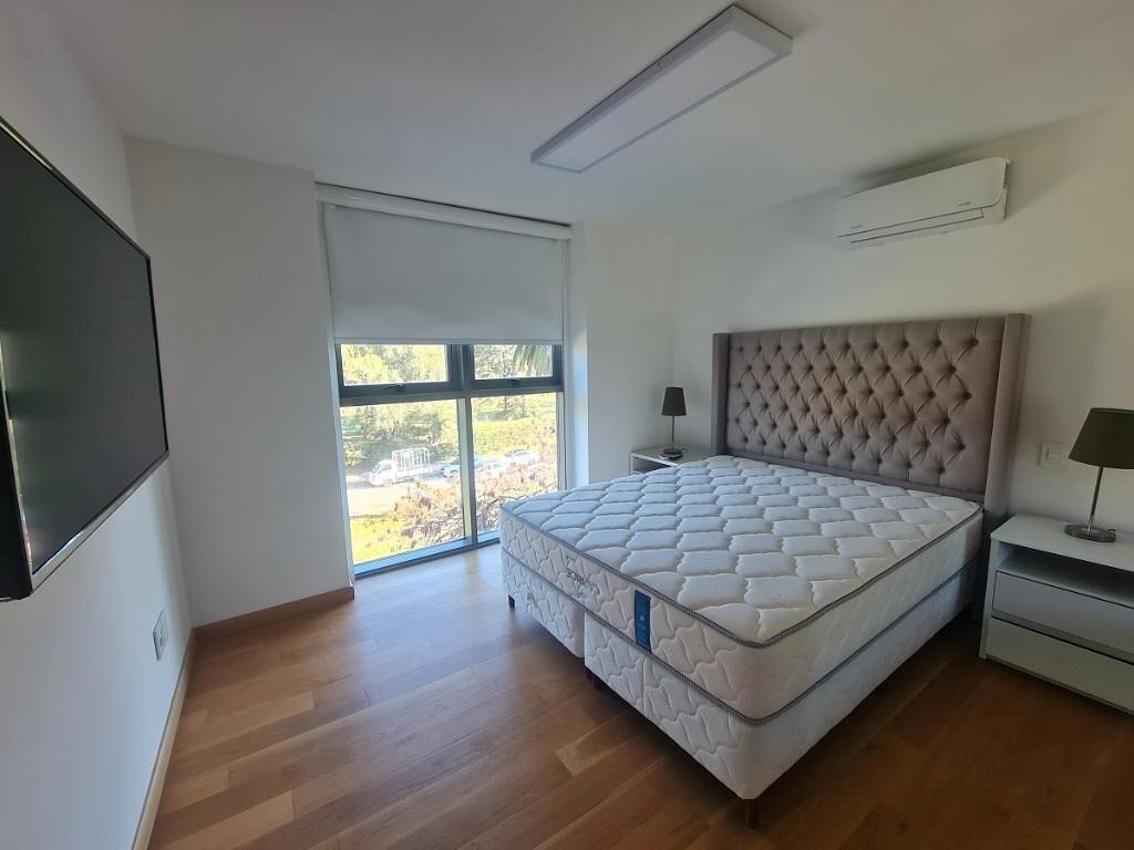 venta apto 2 dorm, 3 b, coc, liv tza, garage AMUEBLADO, GOLF