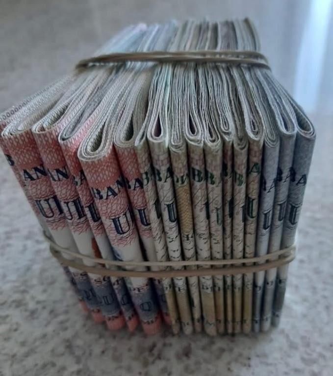 HIPOTECAS EN PESOS Y DOLARES