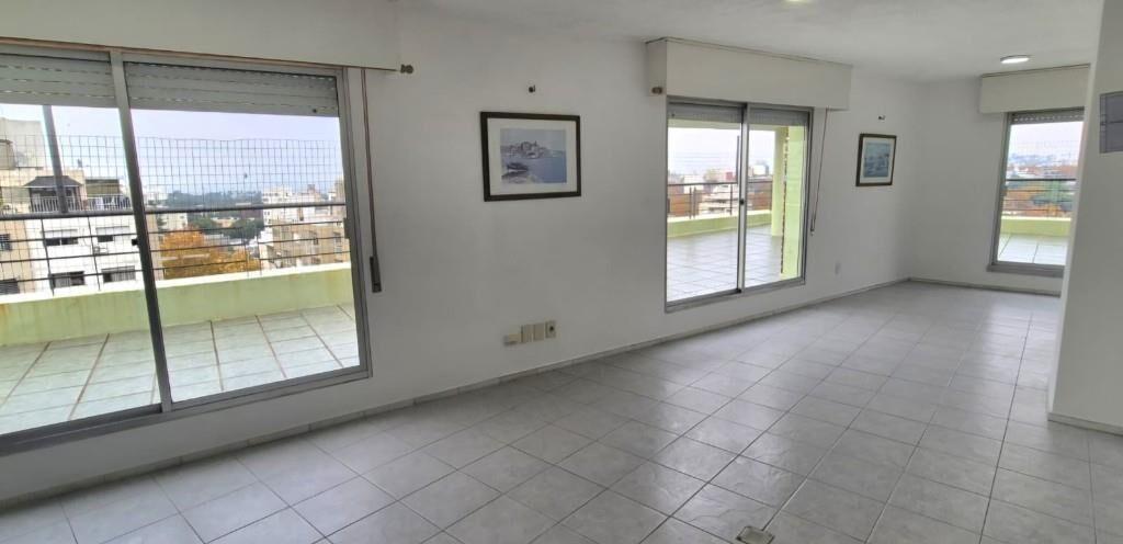 POCITOS VENTA APTO. 1 DORMITORIO 40 M2 CON PATIO EXCLUSIVO