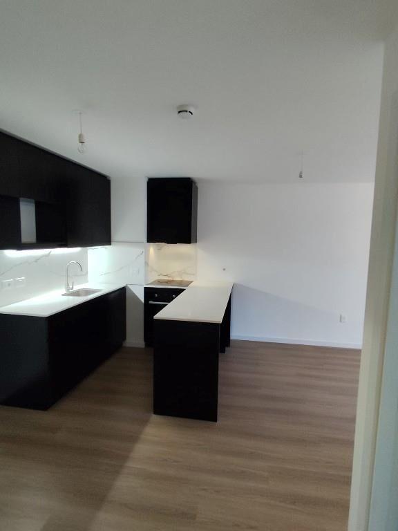 Edf. MET TECHA a estrenar, con 2 cocheras + BOX, terraza.