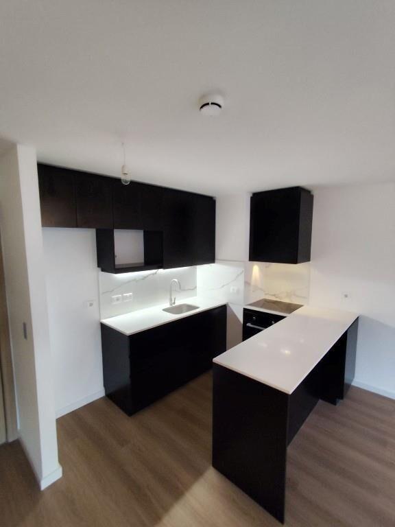 Edf. MET TECHA a estrenar, con 2 cocheras + BOX, terraza.