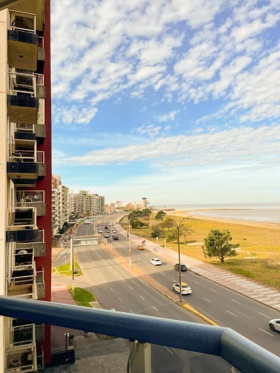 Apartamento 2 dormitorios, garage, piso 5, frente al MAR