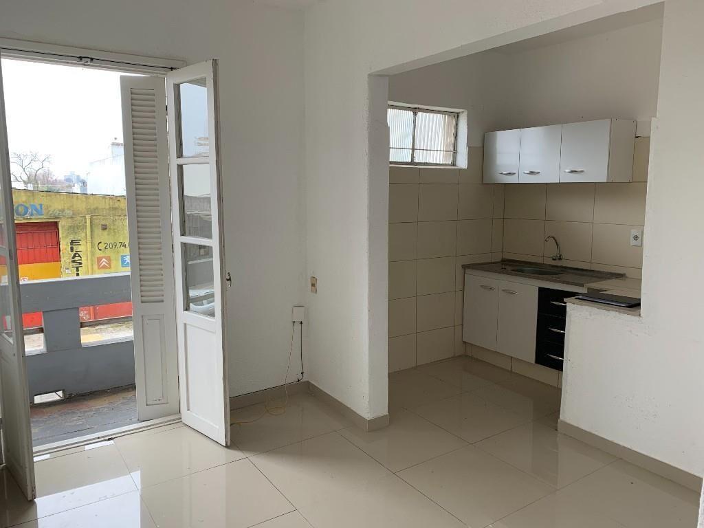 Apartamento Alquiler De 2 Dormitorios Con Entrada Independie