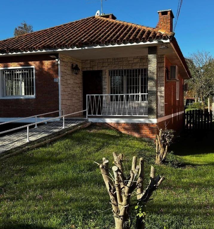 Se alquila casa en excelente estado carrasco norte,empresas