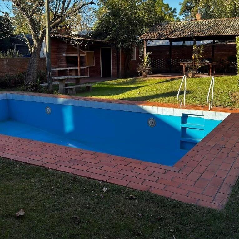 Se alquila casa en excelente estado carrasco norte,empresas