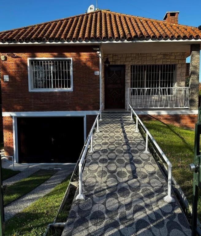Se alquila casa en excelente estado carrasco norte,empresas