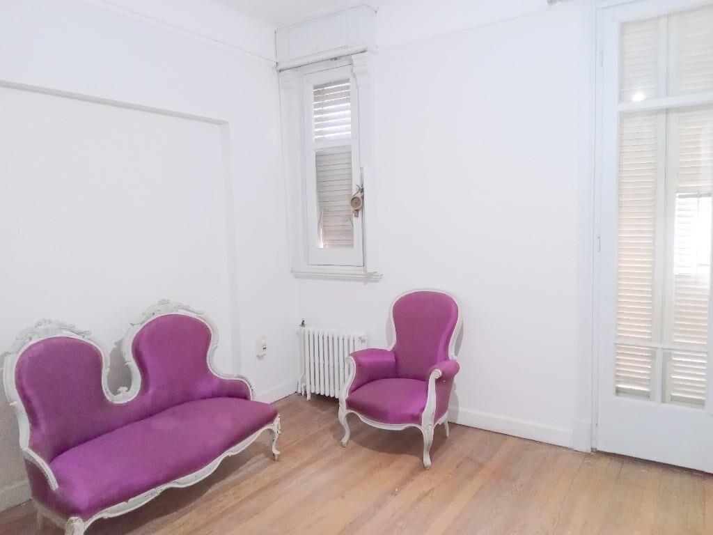 * CASA con RENTA $ 75.000= Br. ESPAÑA y T. Diago