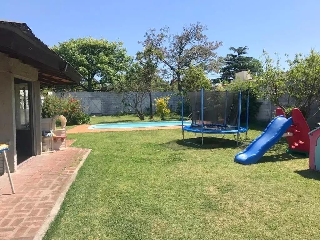 * CARRASCO SUR CASA con TERRENO 1.000 m2 FRENTE X 2 CALLES