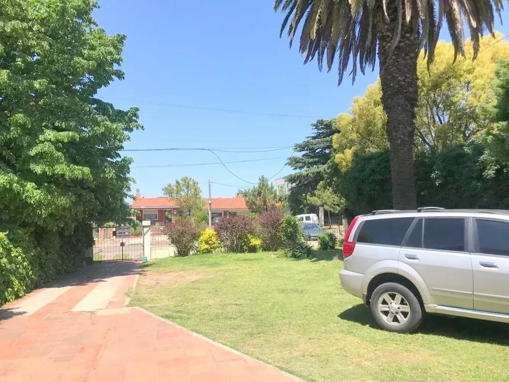 * CARRASCO SUR CASA con TERRENO 1.000 m2 FRENTE X 2 CALLES