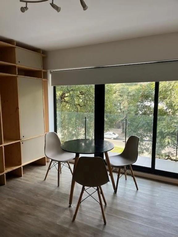 Moderno edificio. Con renta