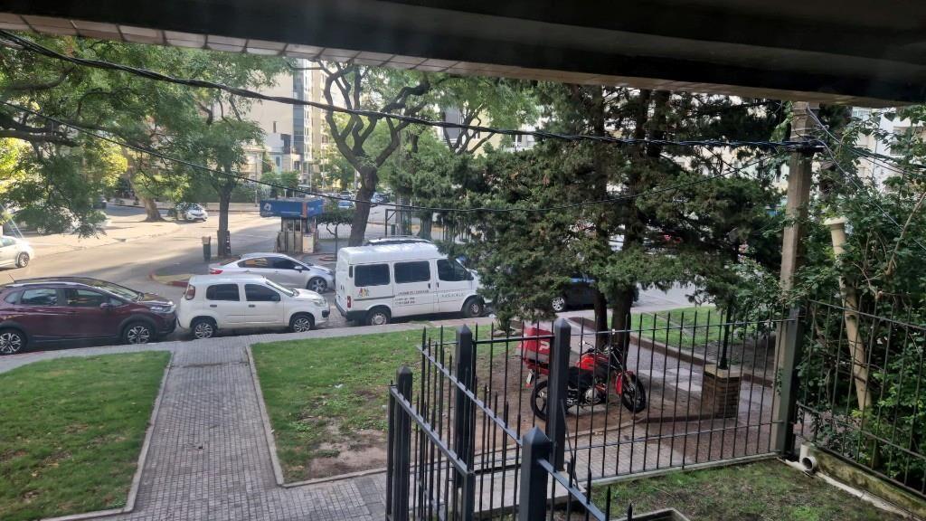 GRUPO DEL SUR: De revista a metros del mar s/Echevarriarza!!