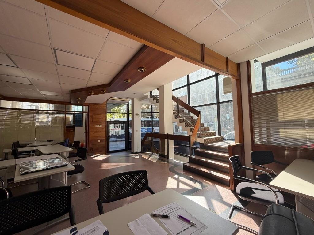 DIRI RIO BRANCO Y COLONIA - MUY BUEN LOCAL ESQUINA 300m2 EN