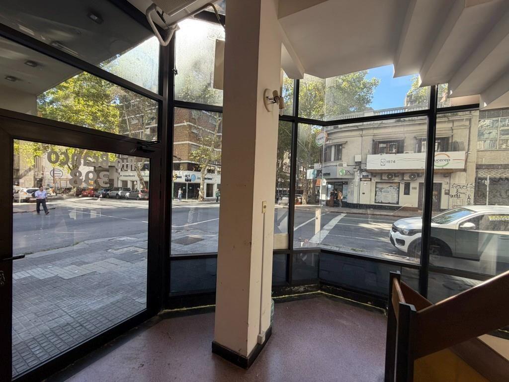 DIRI RIO BRANCO Y COLONIA - MUY BUEN LOCAL ESQUINA 300m2 EN