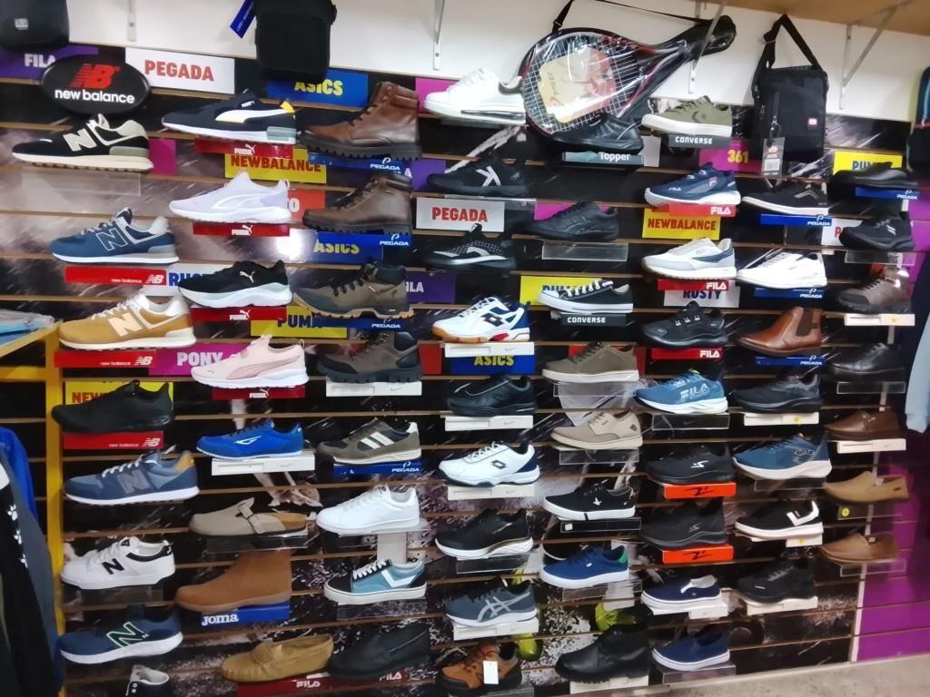 Venta Local de Indumentaria, Calzado y Accesorios en Salinas