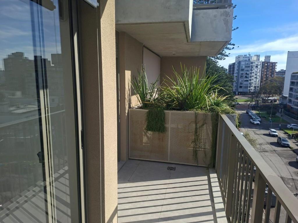 ESTRENA 01 VILA, 5° PISO AL FRENTE. A PASOS DEL H CLINICAS !