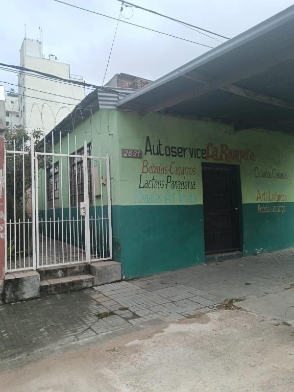 VENTA CASA DE 2 DORM MAS LOCAL Y HABITACION AUXILIAR UNION