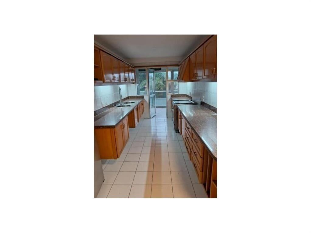 VENTA APARTAMENTO GOLF 3 DORMITORIOS SERVICIO 3 GARAGES