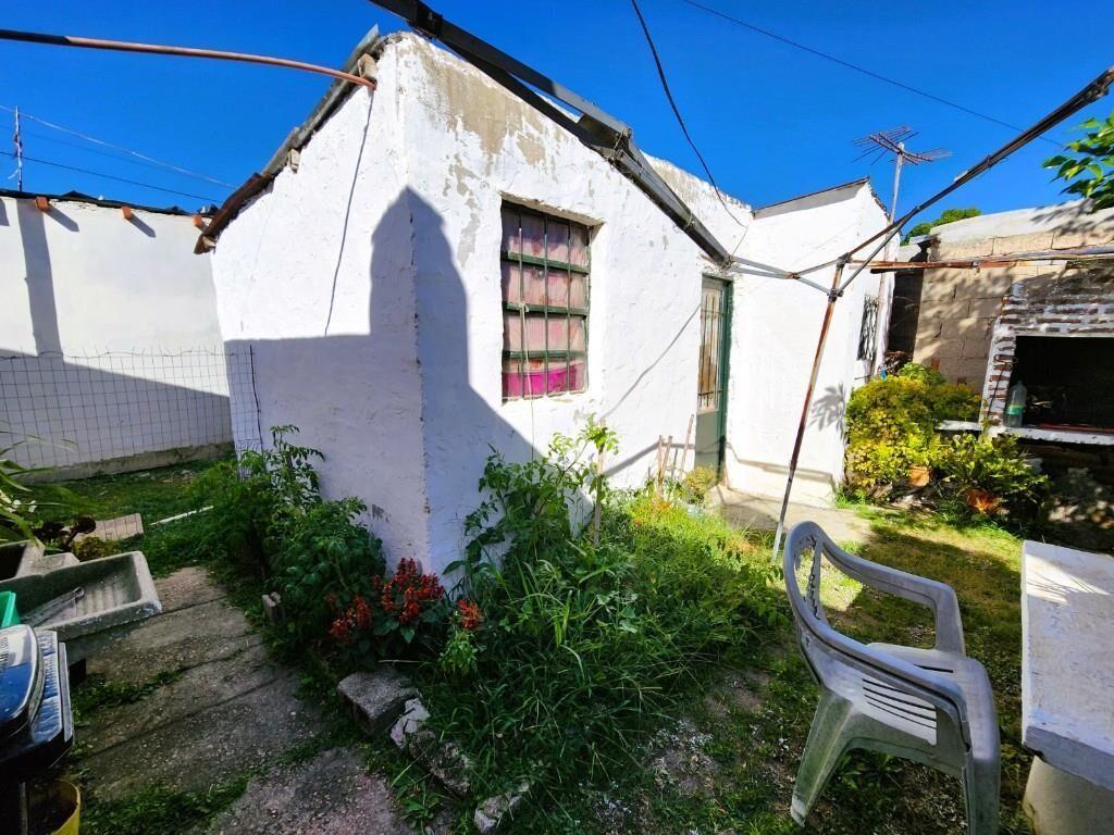 PRÓXIMA AL COSTA URBANA!! CASA + 2 APARTAMENTOS!!