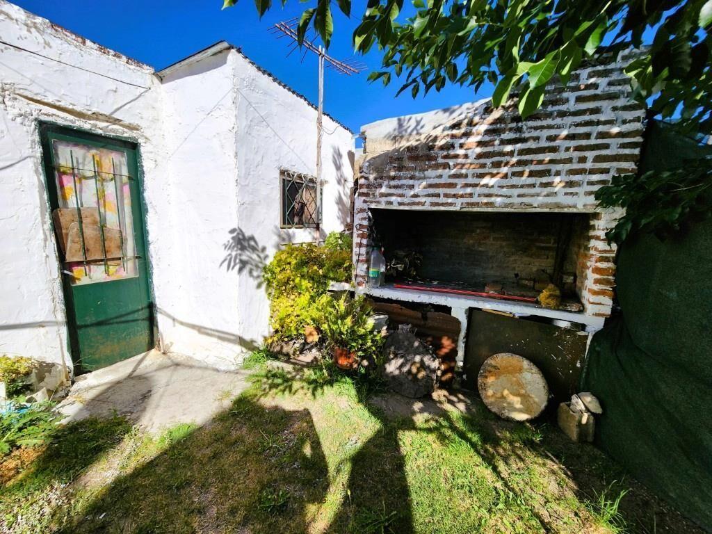 PRÓXIMA AL COSTA URBANA!! CASA + 2 APARTAMENTOS!!