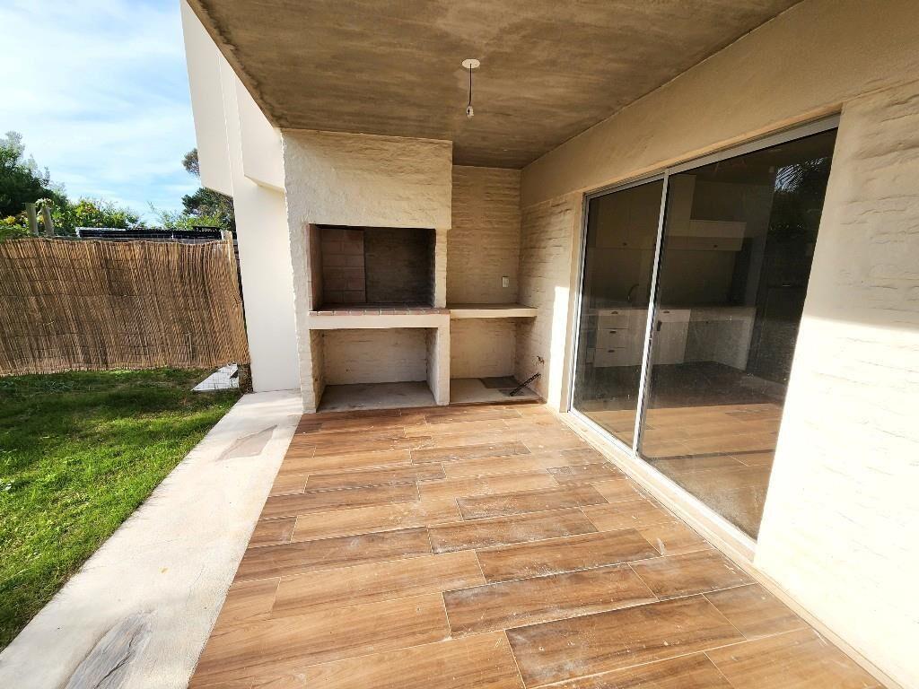 EXCELENTE OPORTUNIDAD FRENTE AL MAR!! CASA A ESTRENAR!!