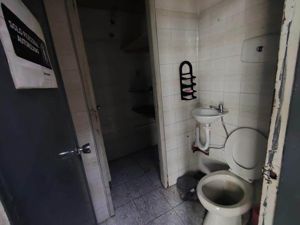 BLANDENGUES ESQ INCA, VIDRIERA A AMBAS CALLES. OPORTUNIDAD