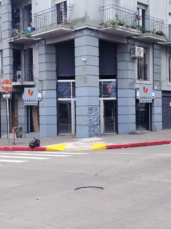 BLANDENGUES ESQ INCA,  VIDRIERA A AMBAS CALLES. OPORTUNIDAD