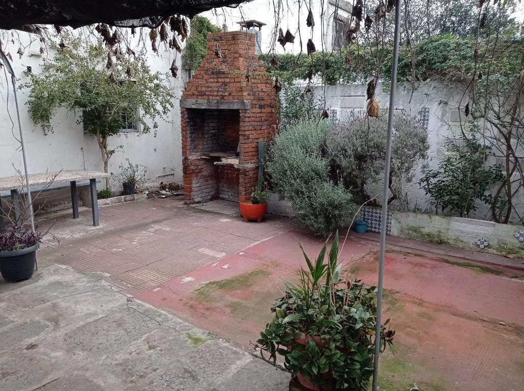 IMPERIAL VENDE..CASA P.U. 4 DORM, GGE,  PATIO CON PARRILLERO