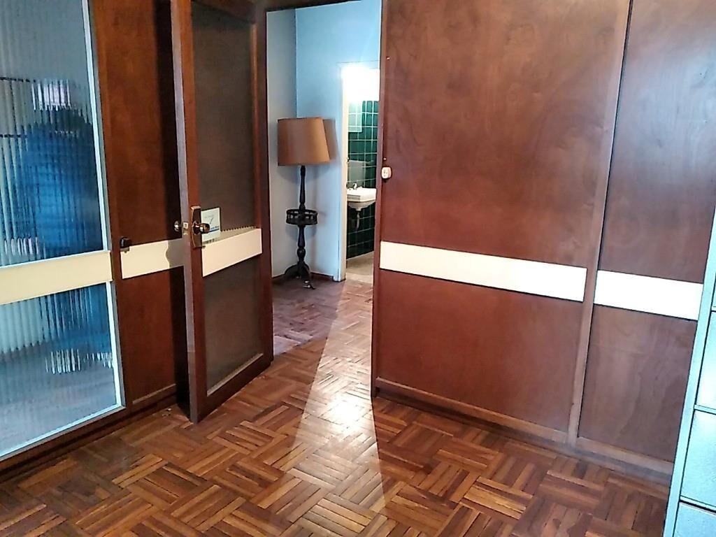 Ciudad Vieja, Oficina, 40 mts., Ituzaingó y Sarandí