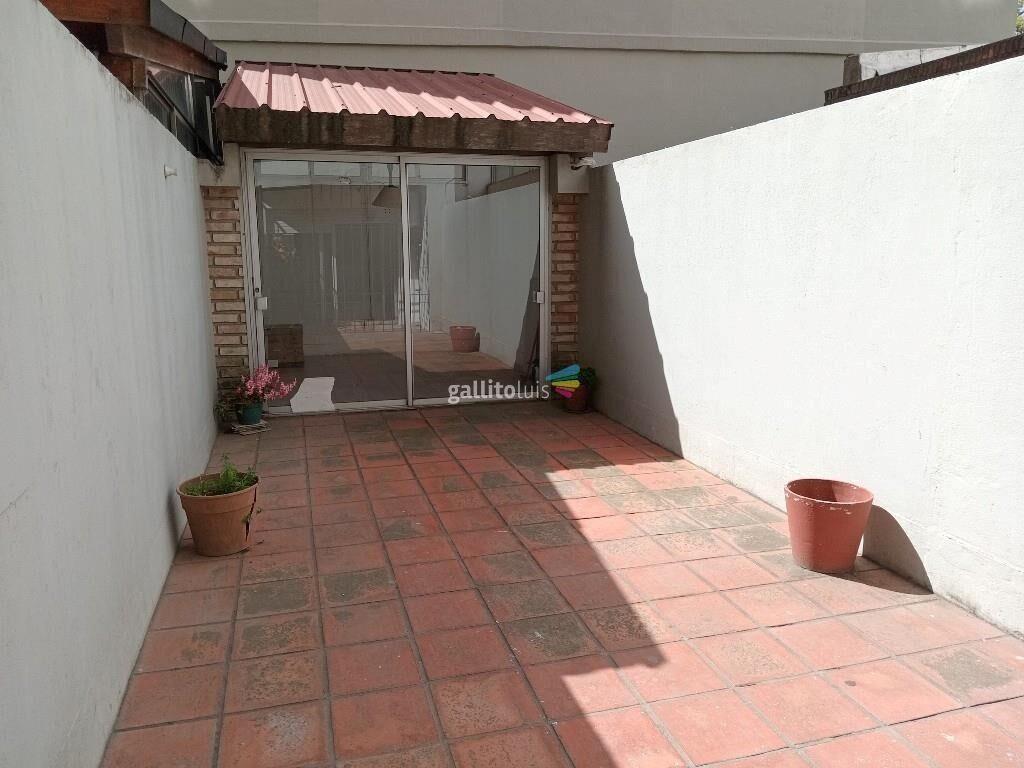 Venta apartamento Pocitos 1dormitorio patio al frente garage