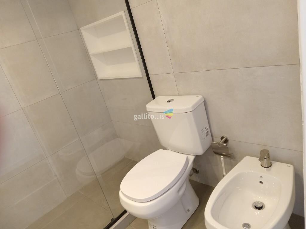 Venta apartamento Pocitos 1dormitorio patio al frente garage