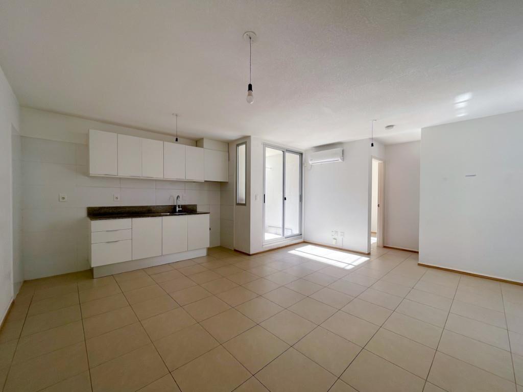 Apartamento En Alquiler, 1 Dormitorio, Centro, Con Garage