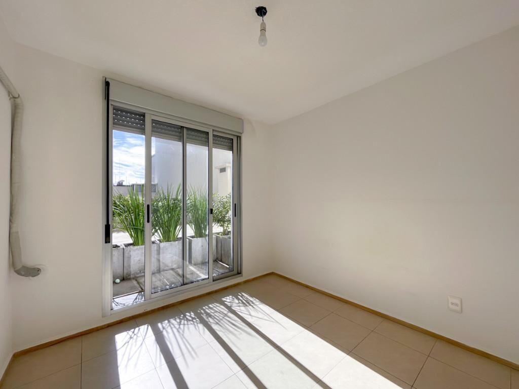 Apartamento En Alquiler, 1 Dormitorio, Centro, Con Garage