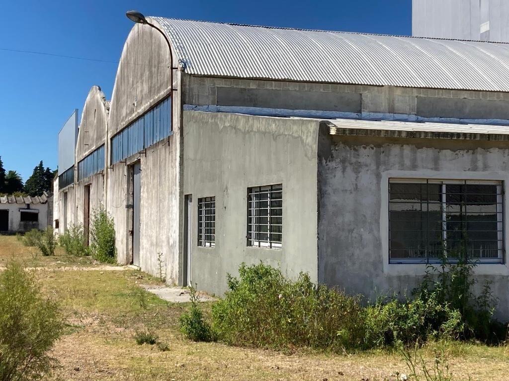Venta galpón industrial próximo a Ruta 8,  22000m2 terreno,