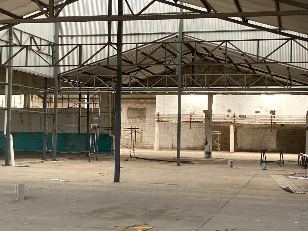 Venta galpón industrial próximo a Ruta 8,  22000m2 terreno,