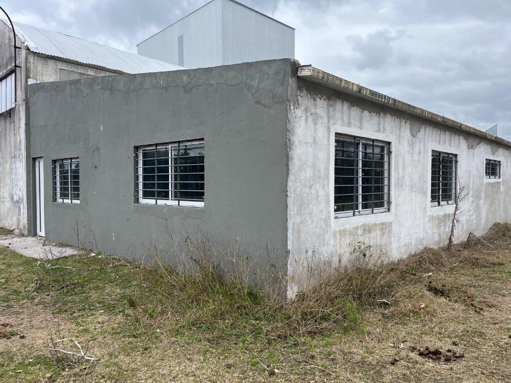 Venta galpón industrial próximo a Ruta 8,  22000m2 terreno,