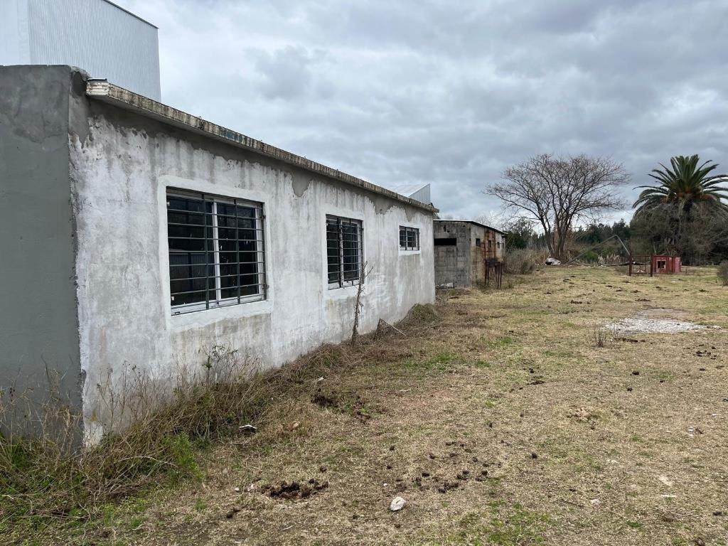 Venta galpón industrial próximo a Ruta 8,  22000m2 terreno,