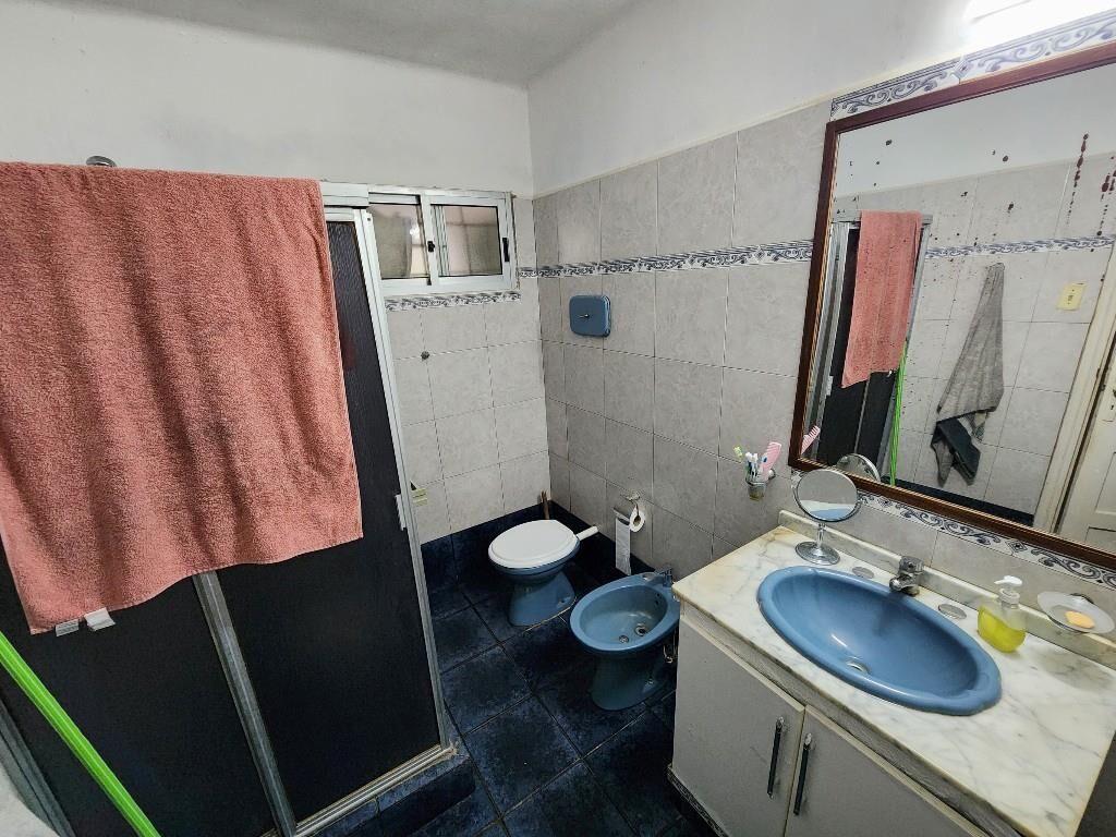 CASA EN ZONA CENTRICA DE LA FLORESTA!! A METROS DEL MAR!!