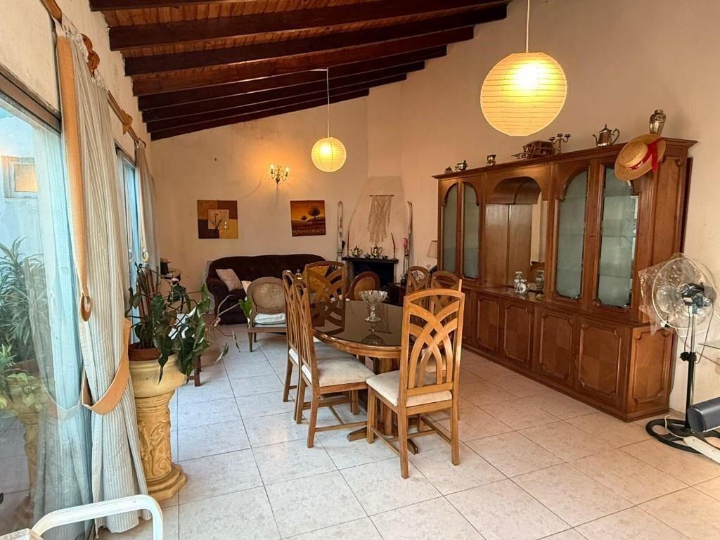 EXCELENTE CASA CON TODAS LAS COMODIDADES !!