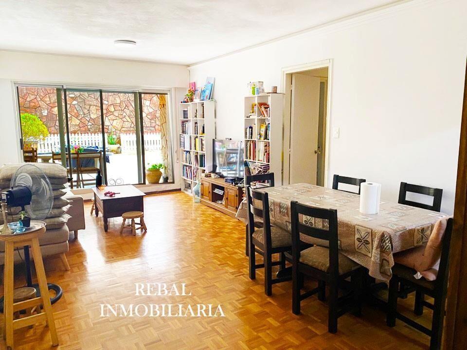HERMOSO CON GRAN PATIO DE 100 m2 ! ! ! PARRILLERO ! ! !