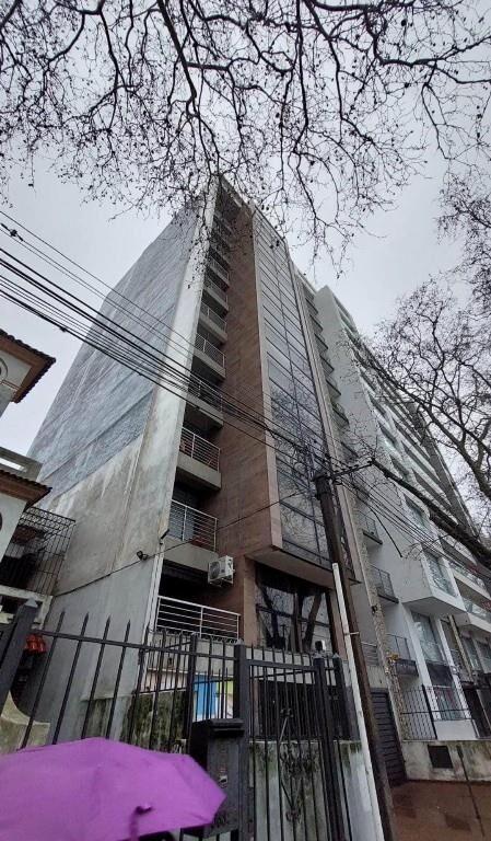 Se alquila monoambiente,con terraza, Av. Italia, Tres Cruces