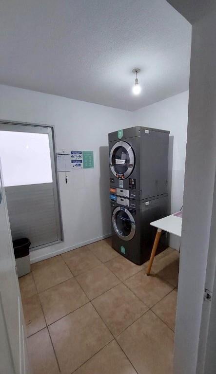 Se alquila monoambiente,con terraza, Av. Italia, Tres Cruces